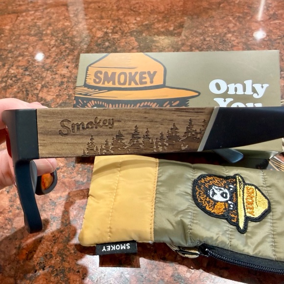 Camp Cliff Sunglasses, Smokey Bear Edition - Picture 6 of 7